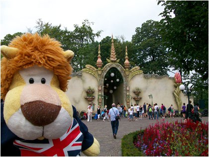 Alex Goes To The Efteling